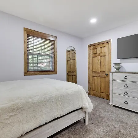 Whiskey Pines Retreat! Single Level Home, Outdoor Firepit, Ac, Bbq! Sleeps 9 In Lake Harmony! Exterior foto