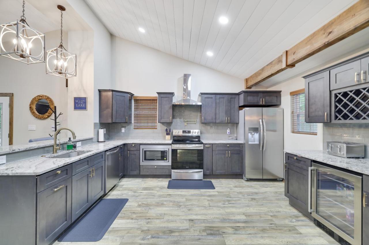 Holiday home Whiskey Pines Retreat! Single Level Home, Outdoor Firepit, Ac, Bbq! Sleeps 9 In Harmony! *