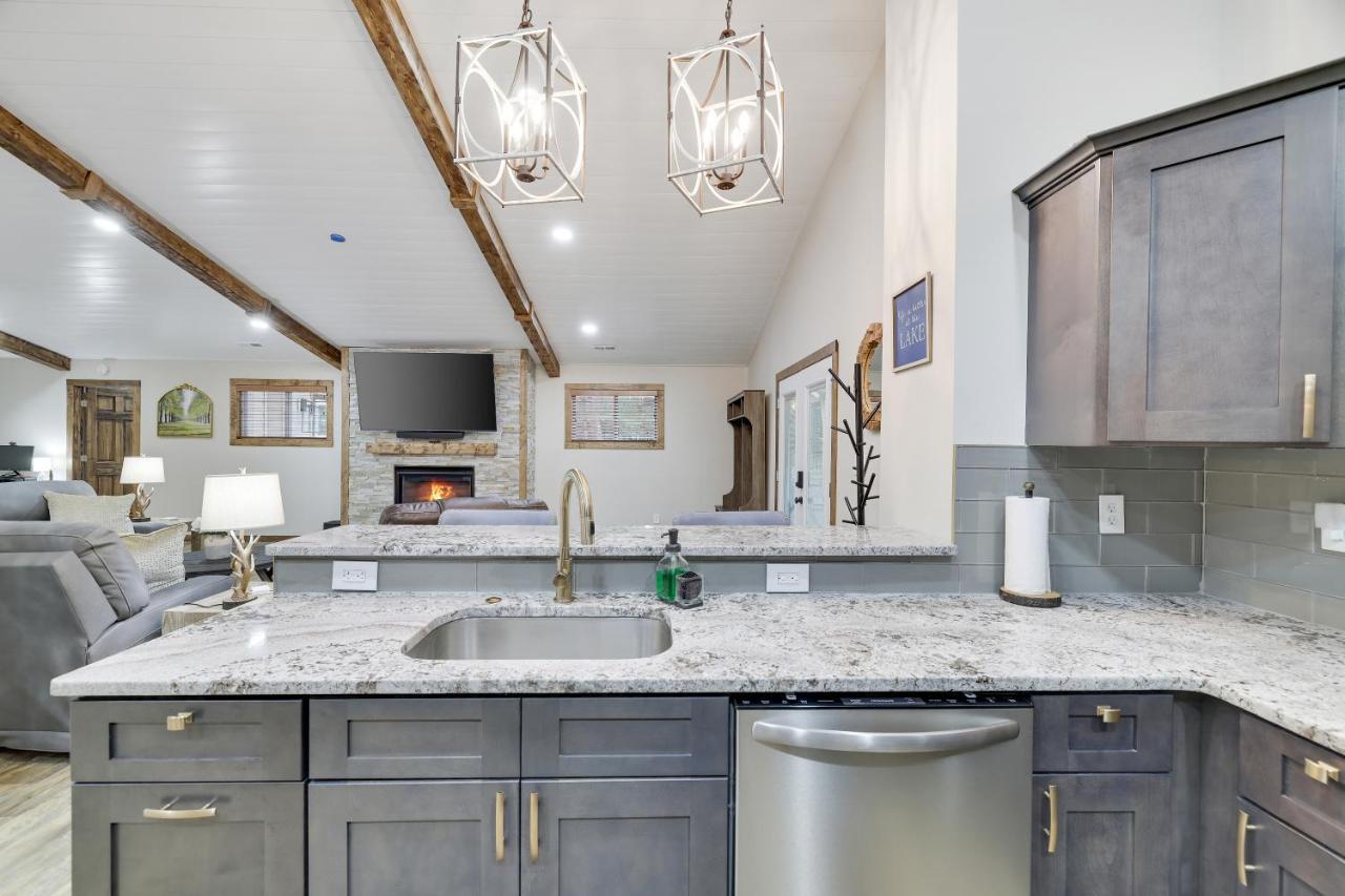 Whiskey Pines Retreat! Single Level Home, Outdoor Firepit, Ac, Bbq! Sleeps 9 In Harmony!