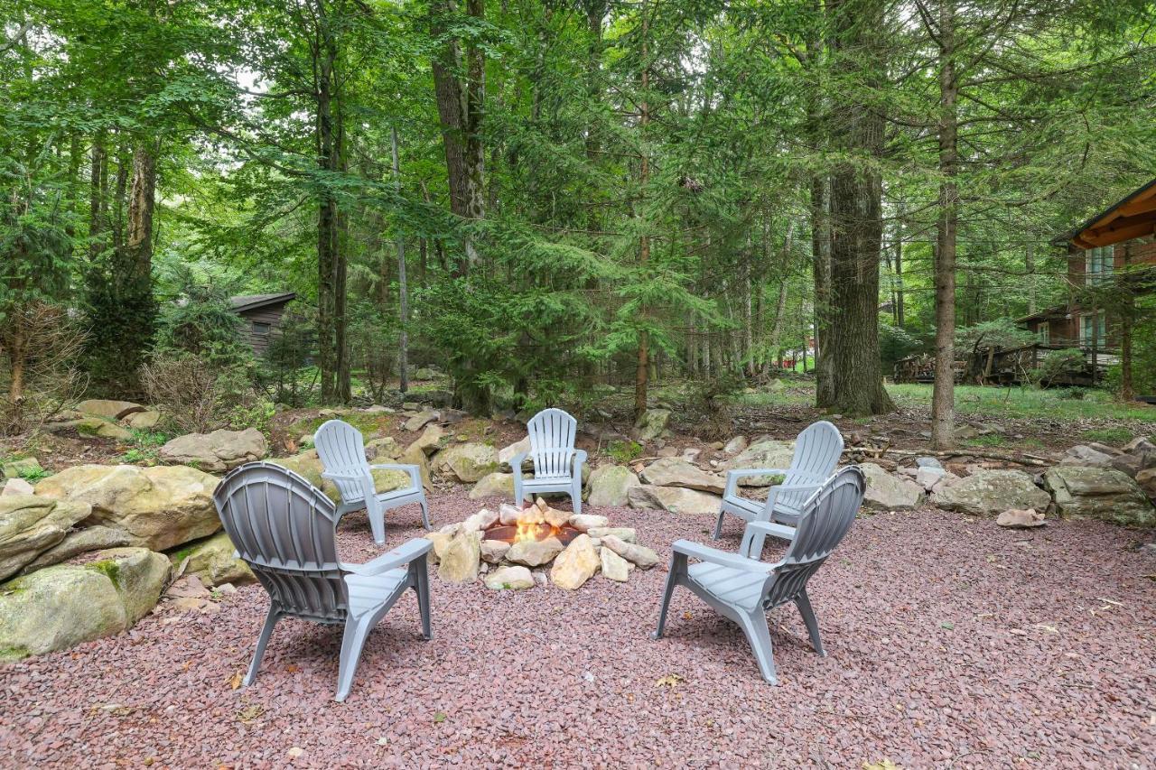 Whiskey Pines Retreat! Single Level Home, Outdoor Firepit, Ac, Bbq! Sleeps 9 In Harmony! Lake Harmony