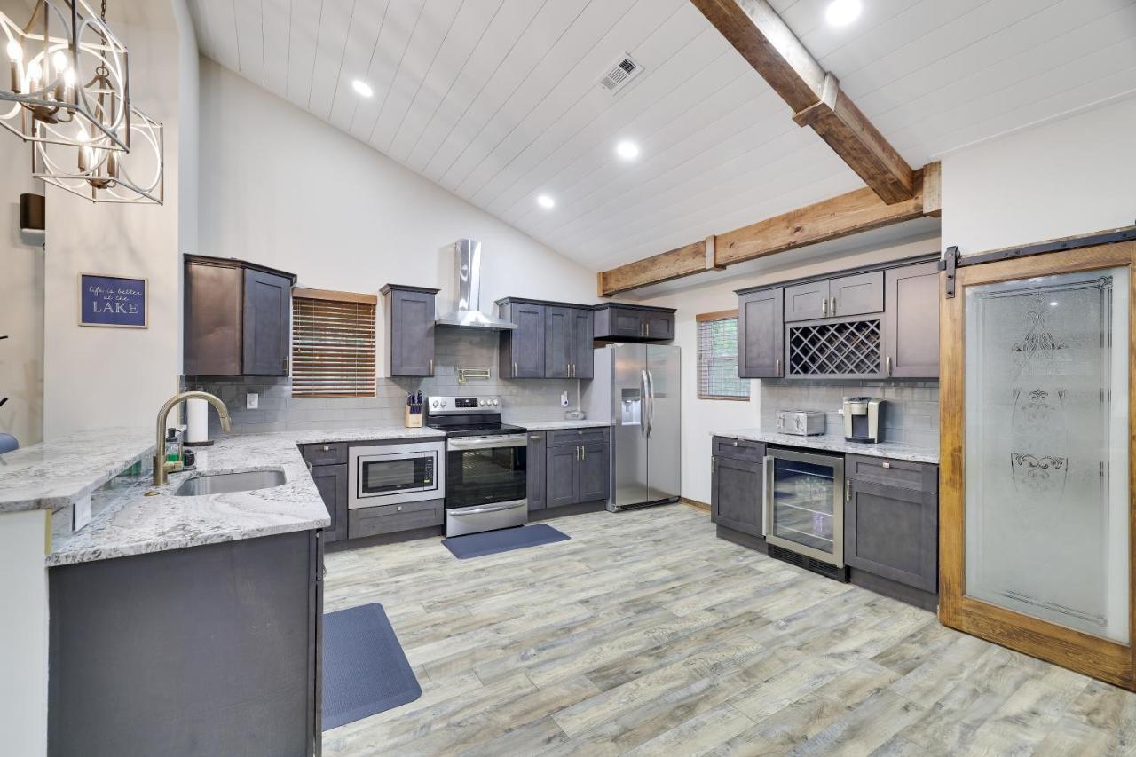 Holiday home Whiskey Pines Retreat! Single Level Home, Outdoor Firepit, Ac, Bbq! Sleeps 9 In Harmony! *