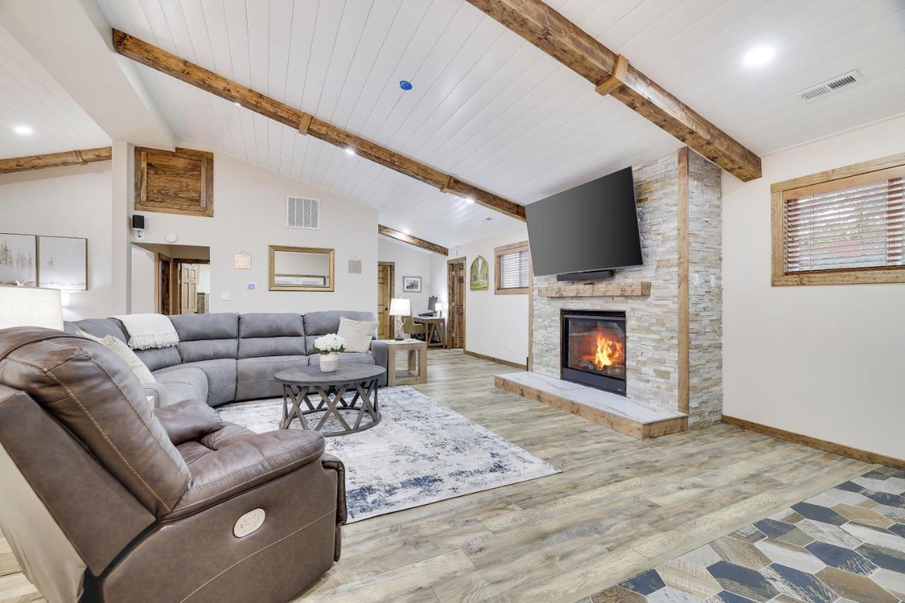 Whiskey Pines Retreat! Single Level Home, Outdoor Firepit, Ac, Bbq! Sleeps 9 In Harmony! * Lake Harmony