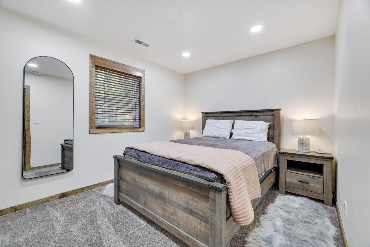 Whiskey Pines Retreat! Single Level Home, Outdoor Firepit, Ac, Bbq! Sleeps 9 In Harmony! *